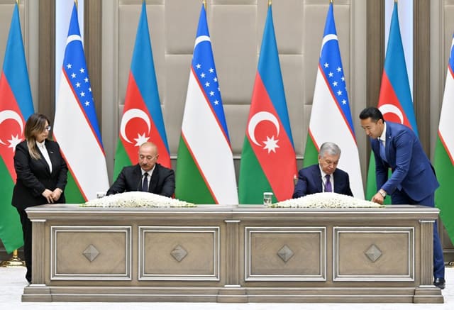 Əbədi dostluq haqqında Müqavilə: Azərbaycan-Özbəkistan qardaşlığının möhkəm təməli