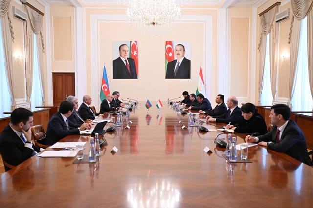 Əli Əsədov Tacikistan Respublikasının Baş naziri ilə görüşüb