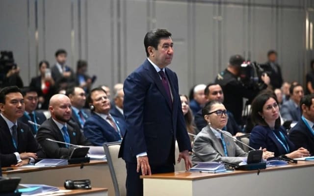 Erlan Koşanov Qazaxıstan Xalq Şurasının sədri seçilib  