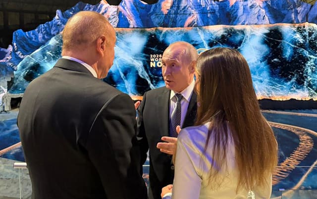 İlham Əliyev Dünya Köçəri Oyunlarının açılışında Putinlə söhbət edib