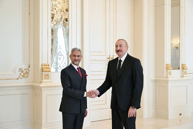 İlham Əliyev Hindistanın xarici işlər nazirini qəbul edib