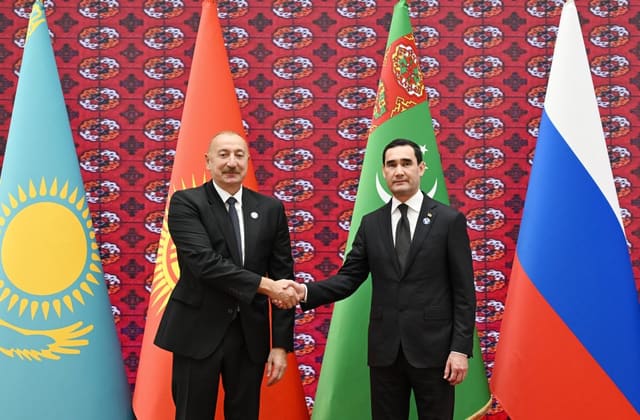 İlham Əliyev MDB Dövlət Başçıları Şurasının iclasında iştirak etmək üçün “Avaza” Kompleksinə gəlib - YENİLƏNİB