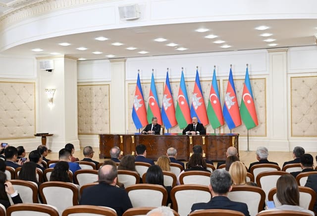 Ilham Aliyev and Prime Minister of Cambodia make press statements
