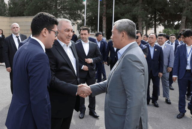Kambocanın Baş naziri Müdafiə Sənayesi Nazirliyinin müəssisələrini ziyarət edib