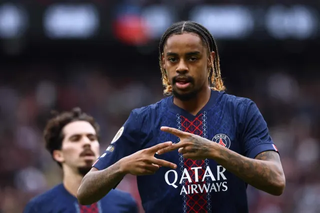 Liverpool signs Barcola from PSG