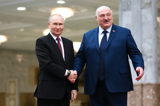 Lukaşenko və Putin telefon danışığı aparıblar