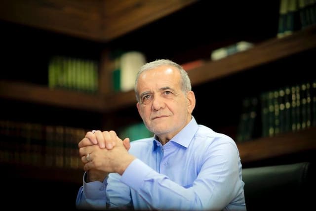 Məsud Pezeşkian Ermənistana səfər edib