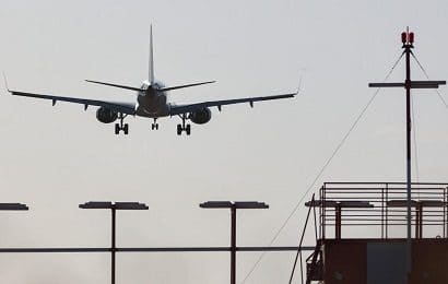 Moskva aeroportlarında 400-dən çox uçuş təxirə salınıb