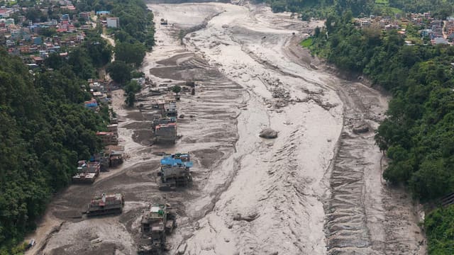 Nepalda daşqın nəticəsində həlak olanların sayı 1000 nəfəri ötüb