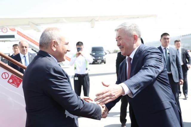 Nikol Paşinyan ŞƏT sammitində iştirak etmək üçün Qırğızıstana səfər edib