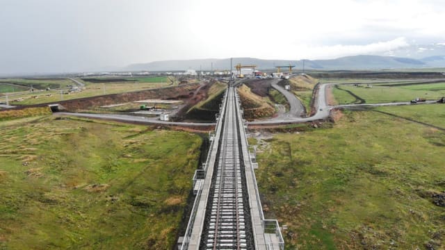 Polşa mətbuatı: Azərbaycan, Gürcüstan və Türkiyə Aralıq Dəhlizində yükdaşımaları sürətləndirməyi hədəfləyir