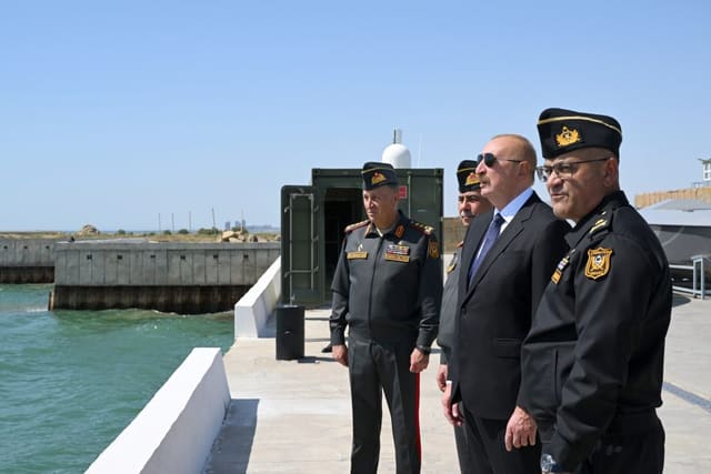 Prezident İlham Əliyev Hərbi Dəniz Qüvvələrində olub