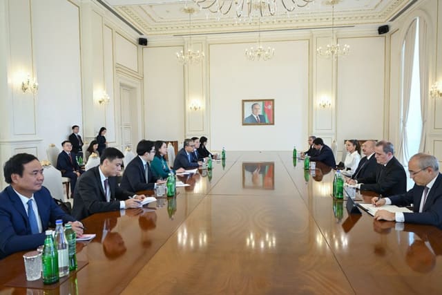 President Ilham Aliyev Meets with Vice President of Vietnam