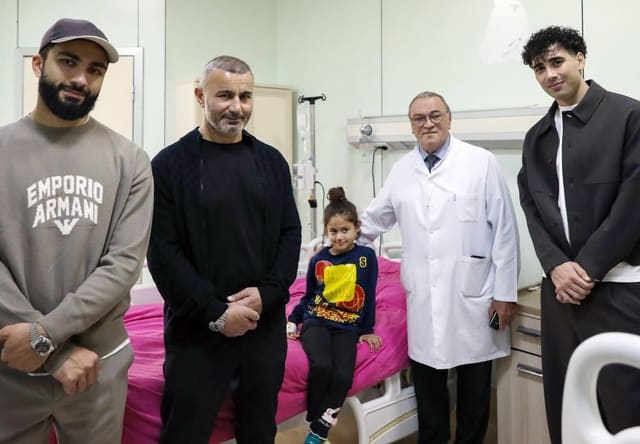 Qurban Qurbanov Uşaq Klinikasını ziyarət edib