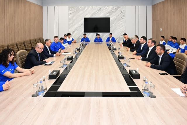 Rəşad Nəbiyev cüdo üzrə milli komandaların üzvləri ilə görüşüb