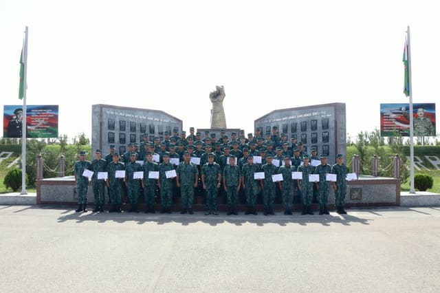 Sərhədçi əsgərlər Silahlı Qüvvələrin ehtiyatına buraxılıb