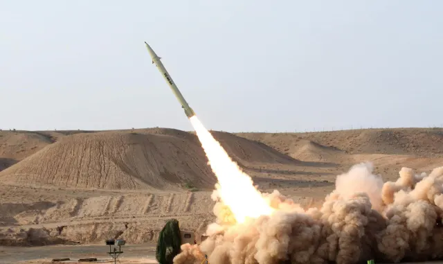 Səudiyyə Ərəbistanı husilərin atdığı 6 ballistik raketi zərərsizləşdirib
