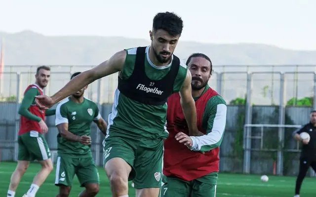 Toral Bayramovun ehtiyatda qaldığı matçda "Bursaspor" qələbə qazanıb 