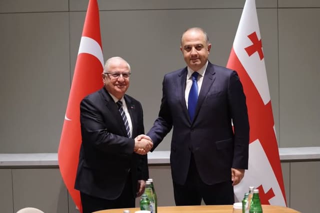 Şuşada Türkiyə və Gürcüstan müdafiə nazirləri arasında görüş olub