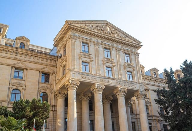 XİN Almaniya, Koreya və İraqı təbrik edib