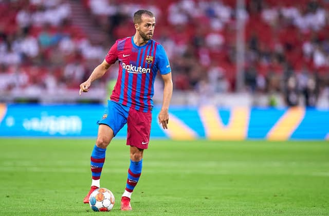 "Barselona"nın sabiq futbolçusu karyerasını bitirdi