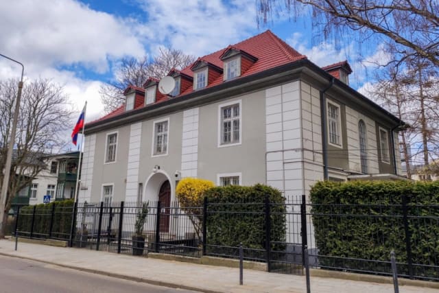Polşa Rusiya Baş Konsulluğunu bağlayır