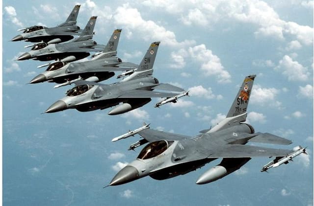 NATO qırıcıları Estoniya səmasında təlimlərə başlayıb