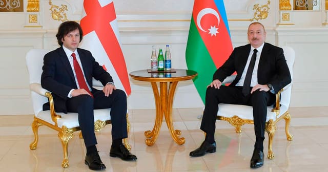 İrakli Kobaxidze İlham Əliyevə zəng edib