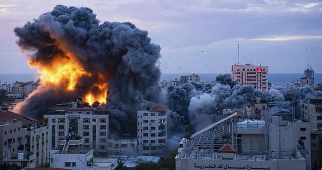 İsrailin Qəzzaya endirdiyi zərbələr nəticəsində 23 fələstinli ölüb