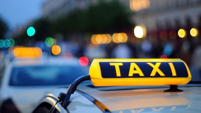 Taksi minik avtomobili sürücüsü olmaq istəyənlər üçün imtahana qeydiyyat elan olunur