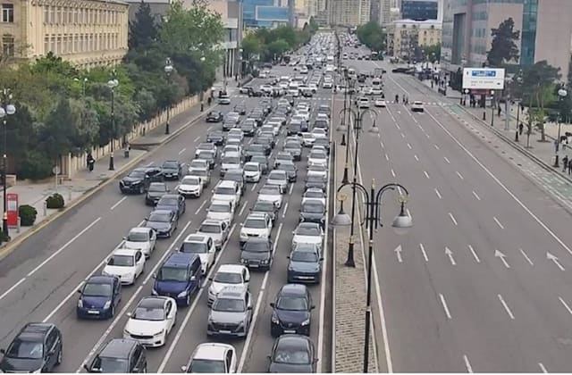 Hazırda Bakıda sıxlıq müşahidə olunan yollar açıqlanıb