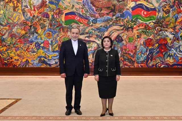 Sahibə Qafarova Abbas Əraqçi ilə görüşüb
