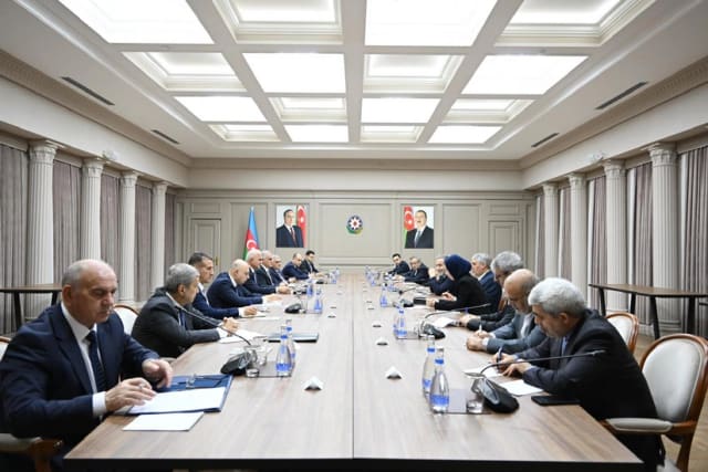 Şahin Mustafayev İranın xarici işlər naziri ilə görüşüb