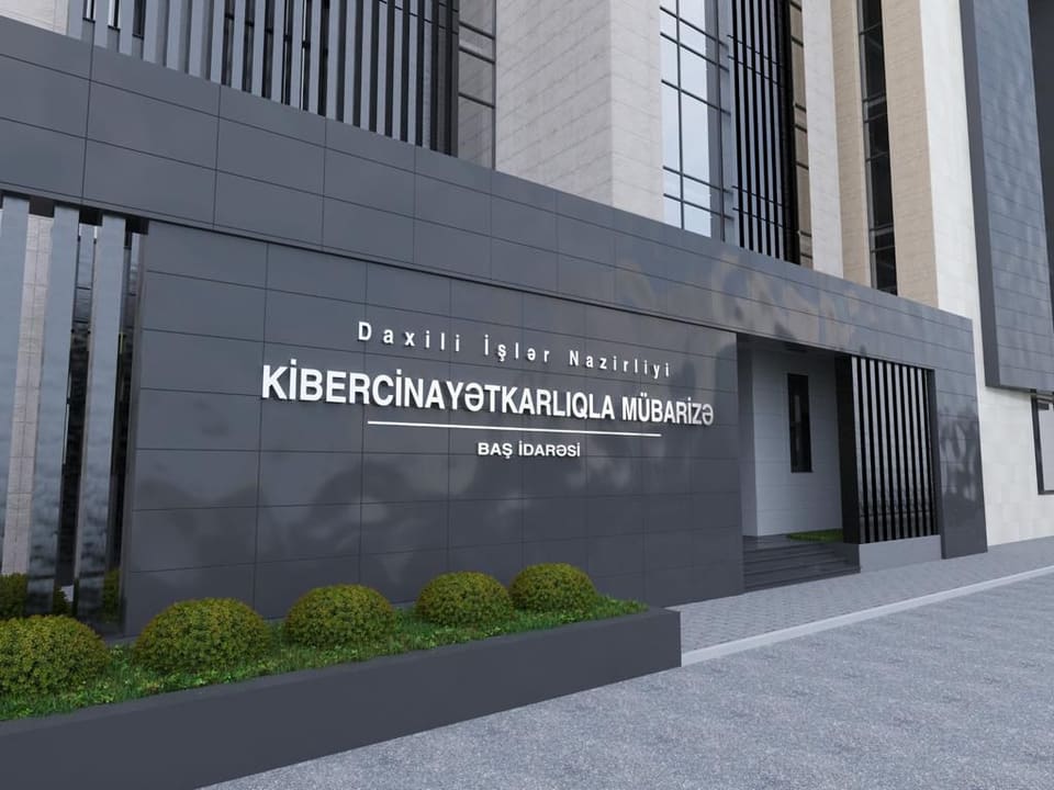 Sosial şəbəkələrdə müalicəyə ehtiyacı olan uşaqların şəkillərini paylaşaraq dələduzluq edən şəxsi ifşa edilib
