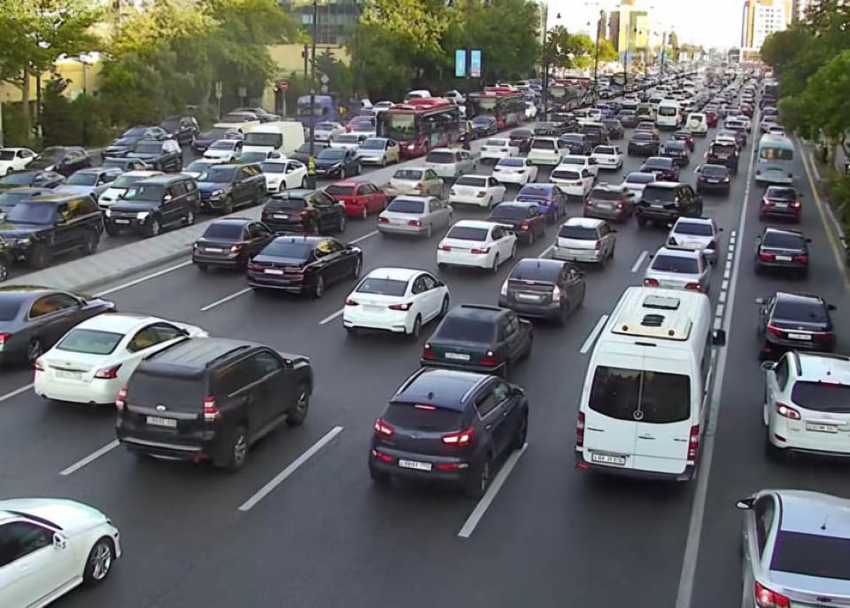 Hazırda Bakıda sıxlıq müşahidə olunan yollar açıqlanıb