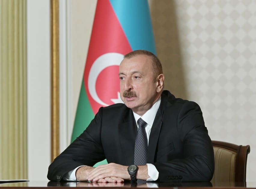 Prezident Latviya Prezidentini təbrik edib 