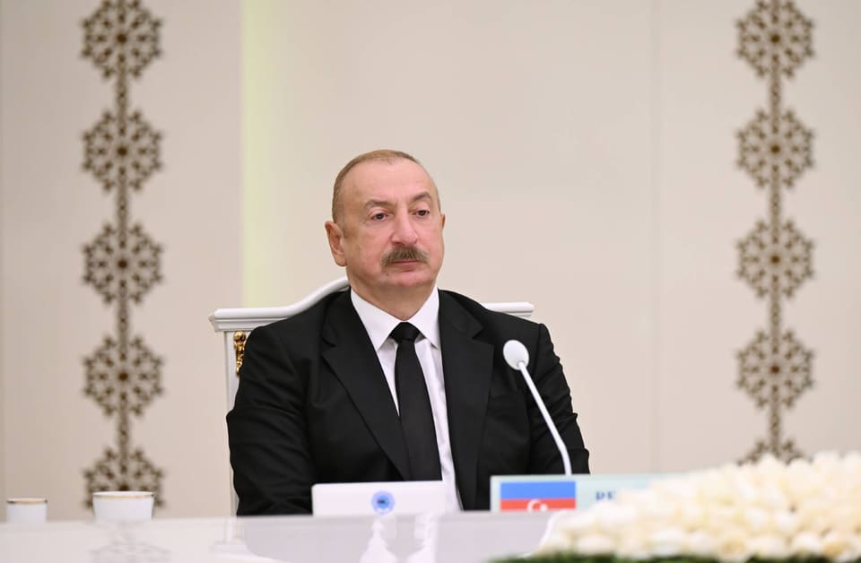 Nizami Gəncəvi Beynəlxalq Mərkəzinin üzvləri Ölkə başçısını təbrik edib