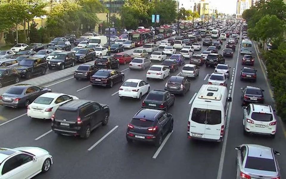 Hazırda Bakıda sıxlıq müşahidə olunan ərazilər açıqlanıb