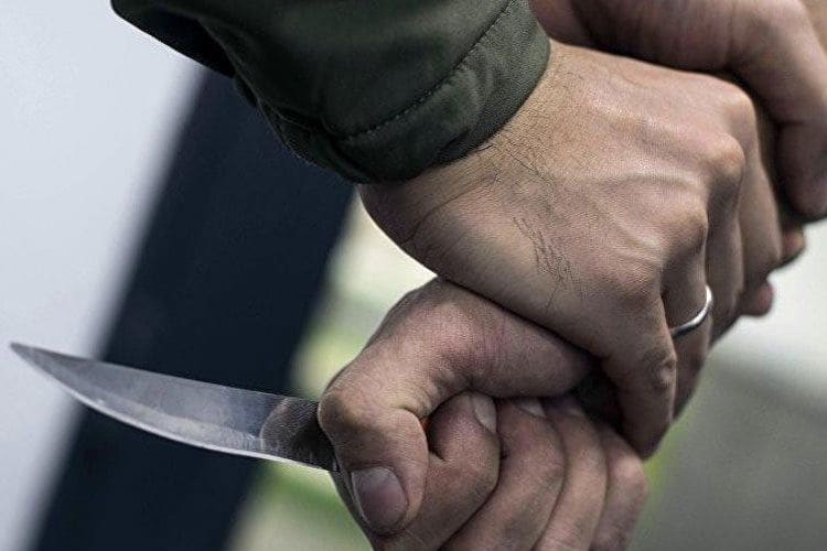 Yasamalda 15 yaşlı yeniyetmə bıçaqlanıb