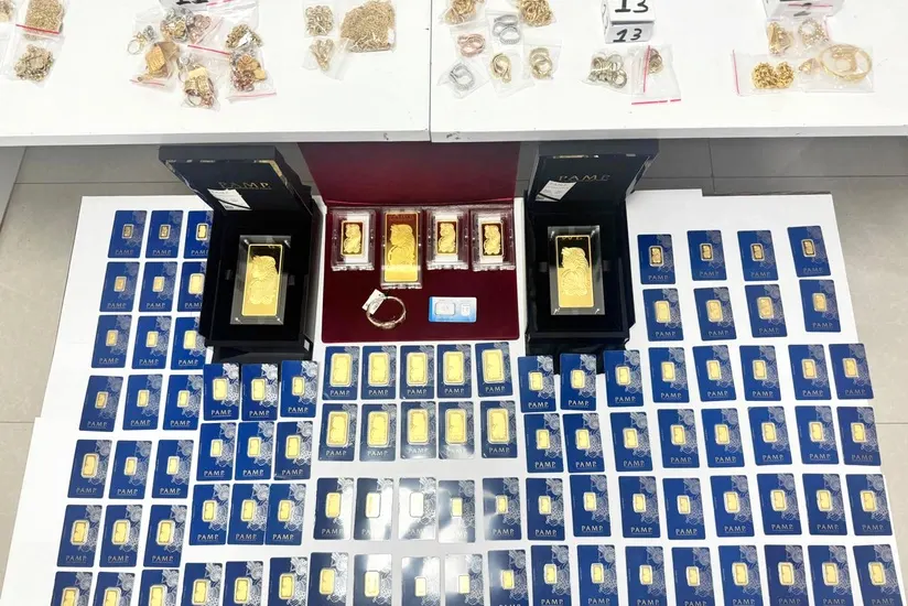Azərbaycana qanunsuz qızıl gətirilməsinin qarşısı alınıb - Fotolar
