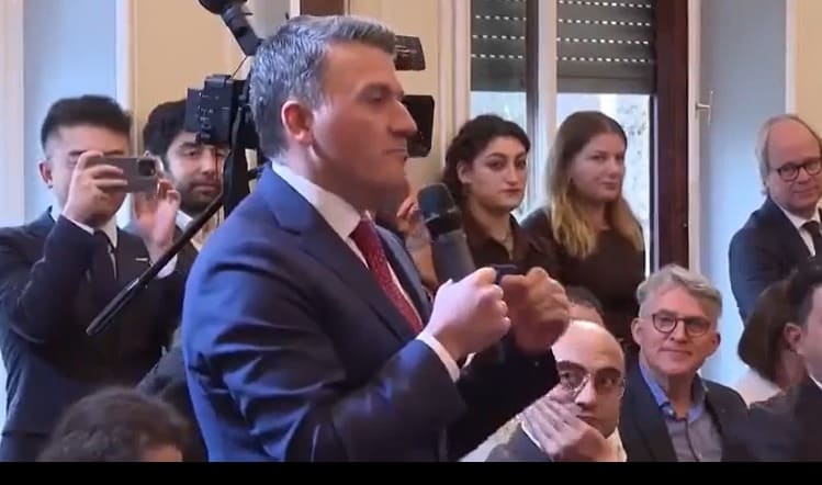 Azərbaycan səfiri Paşinyanı erməni dilində salamladı - VİDEO