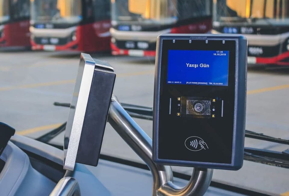 “BakuBus" MMC-yə məxsus bütün avtobus marşrutlarında NFC sistemi tətbiq olunur
