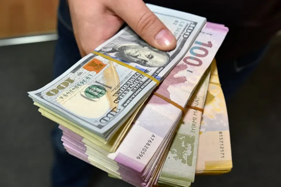 Atasının 7 min dollardan çox pulunu oğurlayan şəxs saxlanılıb