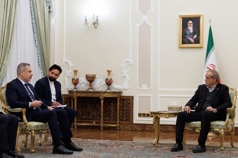 Hakan Fidan Pezeşkian ilə görüşüb