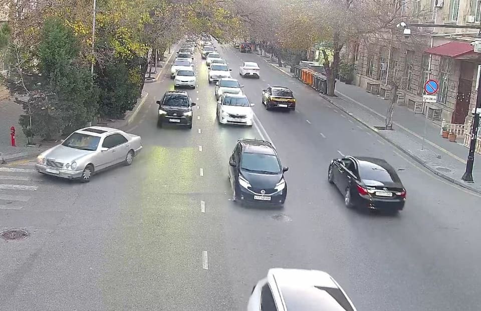 Bakıda hazırda sıxlıq müşahidə olunan yollar açıqlanıb 