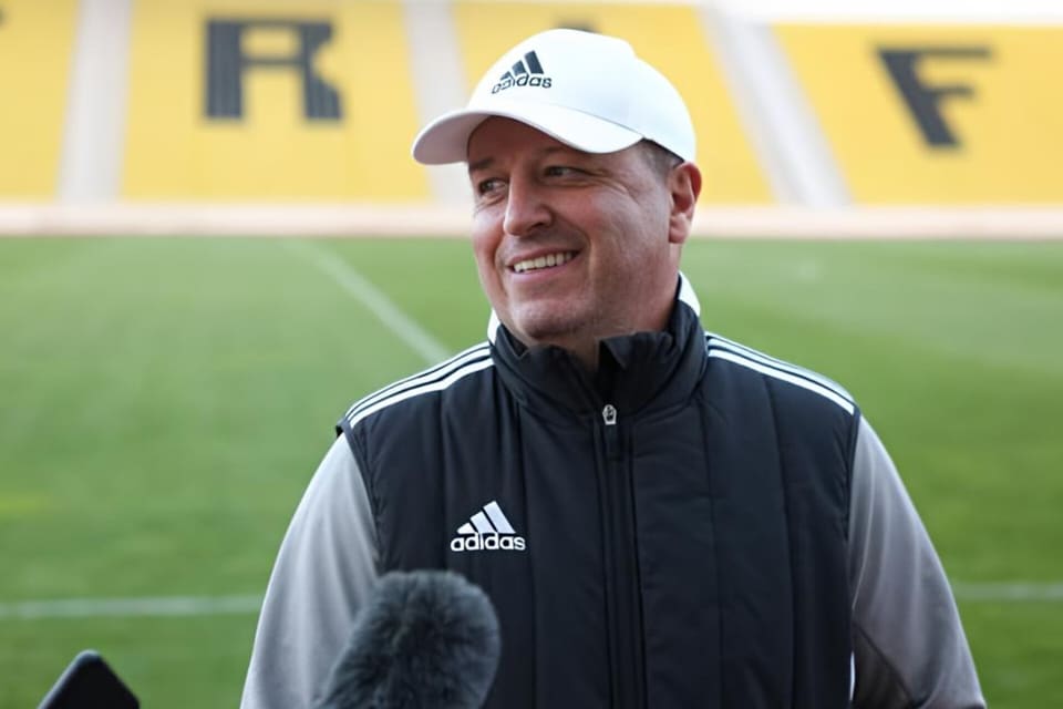 Yuri Vernidub "Neftçi"nin oyununu izləyəcək