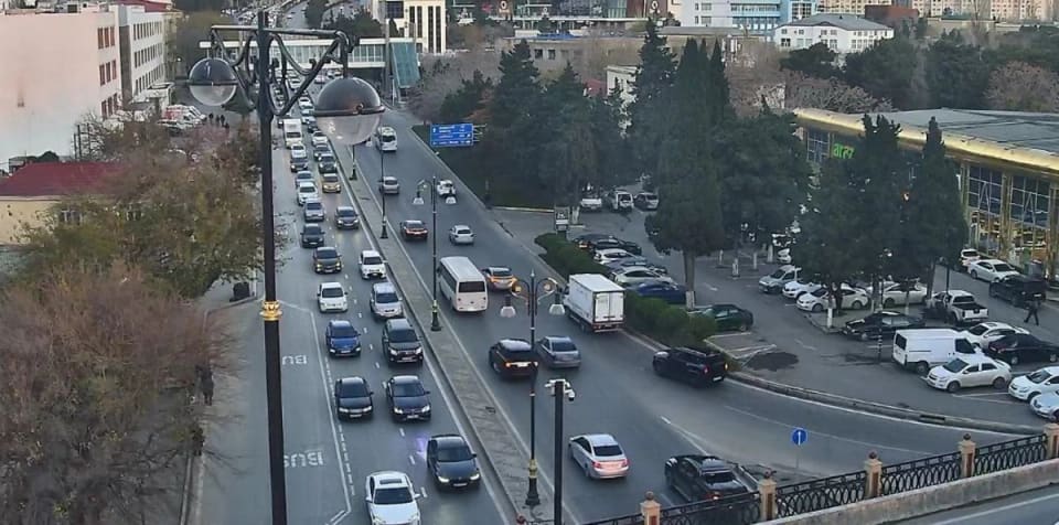 Hazırda Bakıda sıxlıq müşahidə olunan yollar açıqlanıb