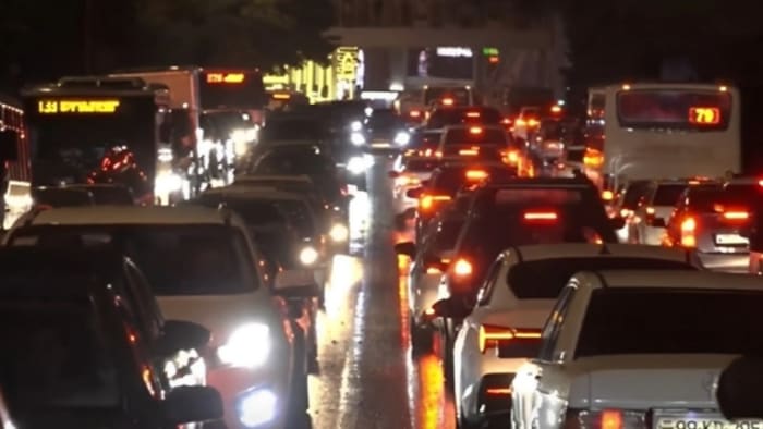 Paytaxtda sıxlıq olan yollar - SİYAHI