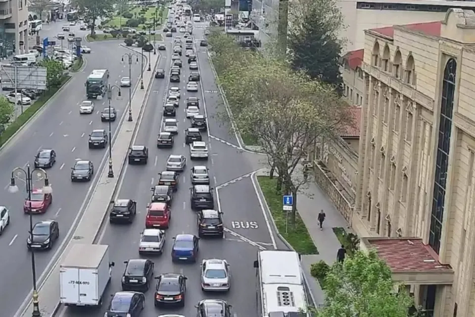 Hazırda Bakıda sıxlıq müşahidə olunan yollar açıqlanıb
