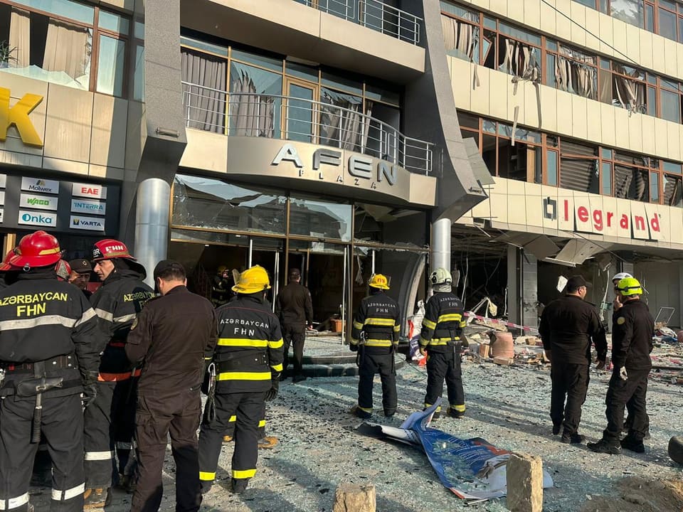 Nərimanovda obyektdə baş verən partlayışda 5 nəfər xəsarət alıb - YENİLƏNİB 4